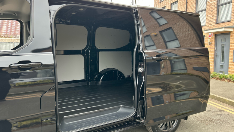 Ford Transit Custom 280 L1 Diesel Fwd 2.0 EcoBlue 136ps H1 Van Limited